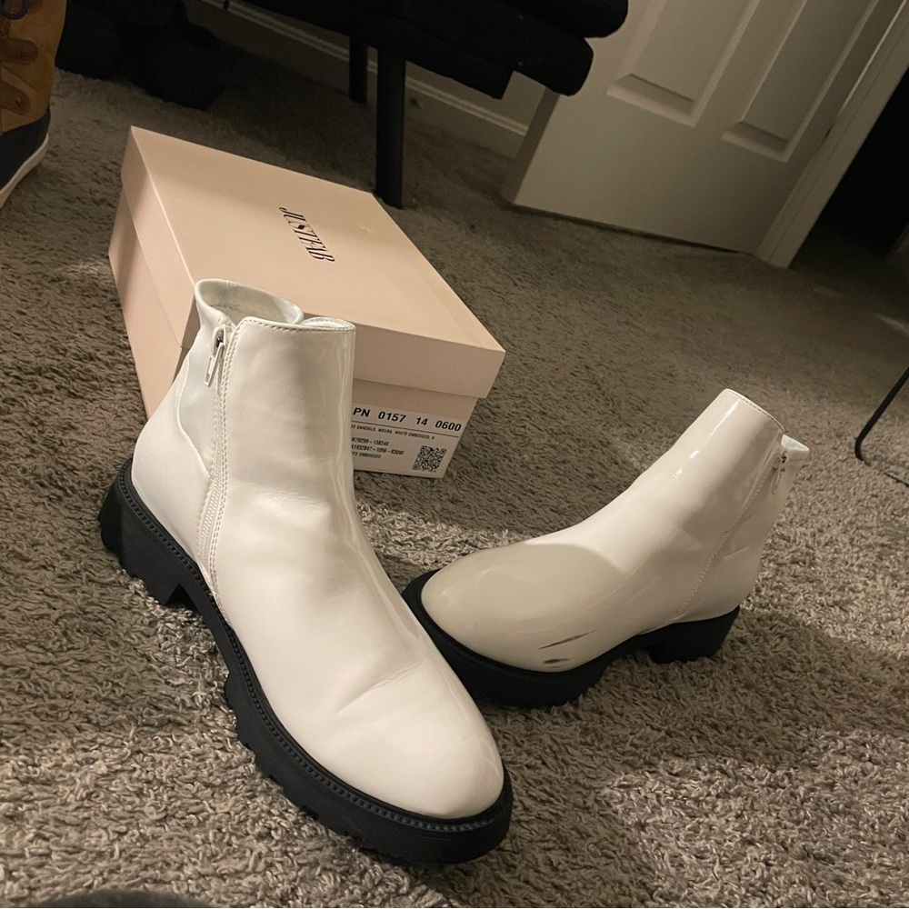 Winter fashion boot